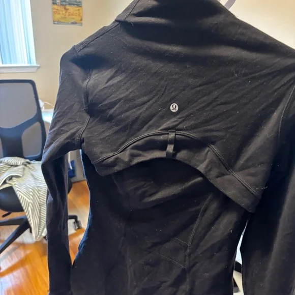 Lululemon define size 4 worn 5x - Picture 3 of 4